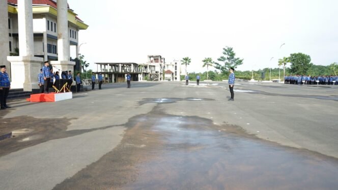 
 Pemkab Kotabaru Gelar Apel HKN, Dorong Peningkatan Kinerja ASN dan Pelayanan Publik