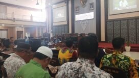 Rapat Dengar Pendapat antara Komisi Gabungan DPRD Kabupaten Banjar, pihak PT Palmina Utama, dan masyarakat yang terdampak banjir di Kecamatan Cintapuri Darussalam, Kamis (22/1/2026). Foto: Haris P