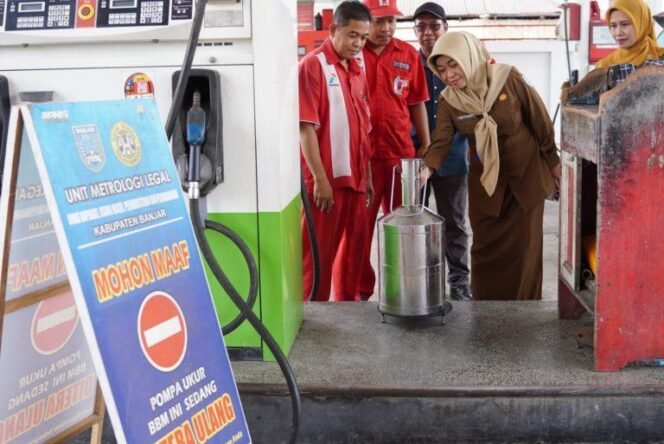 
 Upaya Melindungi Konsumen, DKUMPP Banjar Lakukan Tera Ulang Perdana Pompa BBM