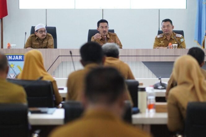 
 Bupati Banjar Pimpin Rakor Mingguan Tekankan Penertiban Taman CBS dan Kesiapsiagaan Banjir