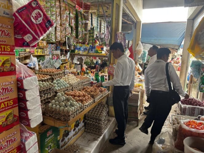
 Jaga Stabilitas Harga, Satgas Pangan Tanah Bumbu Sidak Pasar dan Ritel