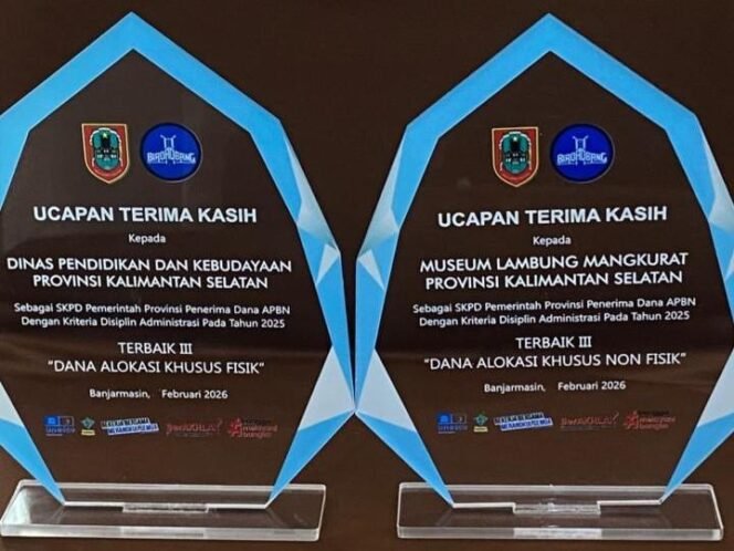 
 Disdikbud Kalsel Raih Penghargaan Pengelola Dana Pusat Terbaik 2025