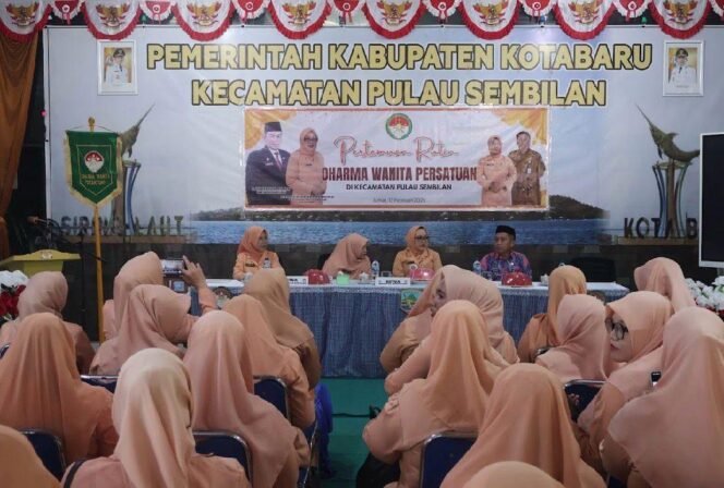 
 Ketua DWP Kotabaru Pimpin Pertemuan Rutin di Pulau Sembilan, Perkuat Soliditas dan Silaturahmi Pengurus