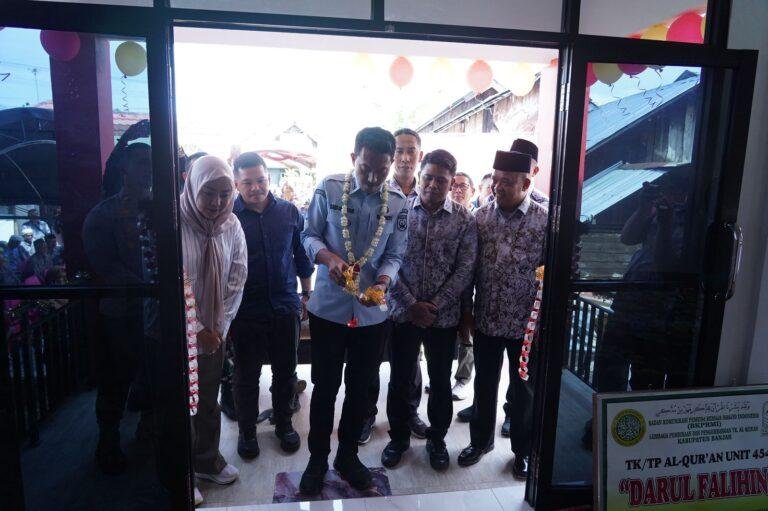 Bupati Banjar Resmikan Tiga Kantor Desa dan TPA Darul Falihin, Perkuat Tata Kelola dan Pembinaan Generasi Muda