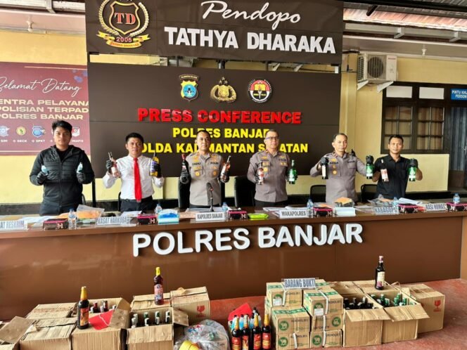 
 Polres Banjar gelar konferensi pers pengungkapann peredaran narkoba dan miras menjelang bulan suci Ramadan, Senin (16/2/2026). Foto: Hendra