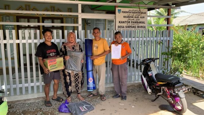 
 BPBD Banjar Salurkan Bantuan Kepada Korban Angin Puting Beliung di Empat Kecamatan