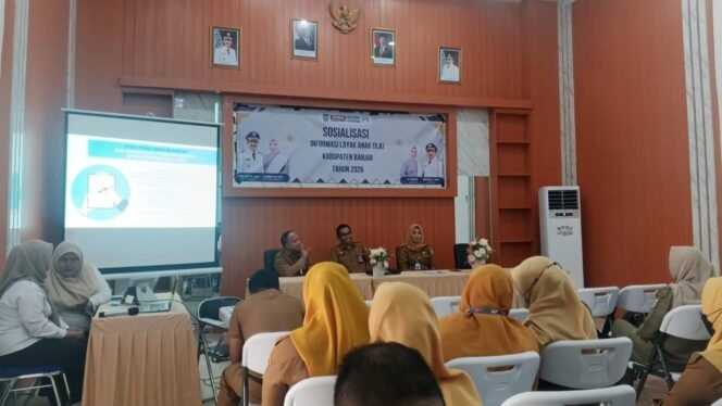
 Sosialisasi Informasi Layak Anak di Aula Kantor Dinsos P3AP2KB Banjar, Senin (23/2/2026). foto: haris pranata.
