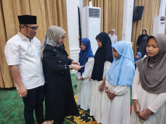 
 Wali Kota Banjarbaru Salurkan Tali Asih dan Motivasi Anak Yatim