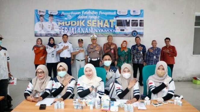 
 Dinkes Kalsel Periksa Kesehatan Pengemudi Angkutan Jelang Idulfitri