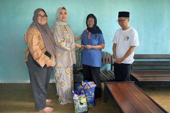 
 Ramadan Berbagi IJTI Kalsel, Salurkan Bantuan untuk Jurnalis Purna Tugas