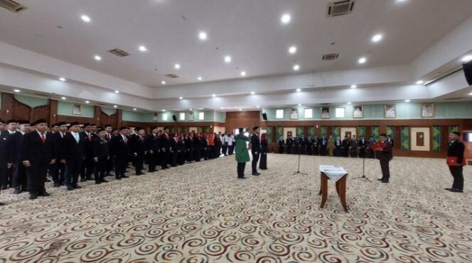 
 116 ASN Pemprov Kalsel Dilantik, Gubernur Tekankan Profesionalitas dan Sistem Merit