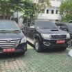 Sejumlah Kendaraan Dinas di Halaman Kantor Pemkab Banjar.