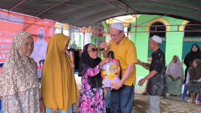 
 Ribuan Paket Sembako Disalurkan dalam Safari Ramadan DPD Partai Hanura Kalsel