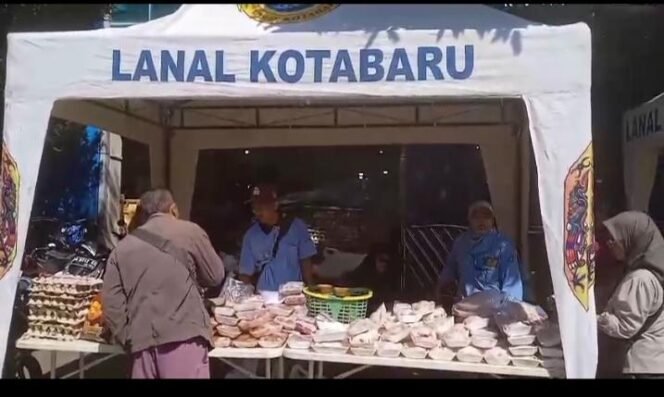
 Lanal Kotabaru meriahkan bazar Ramadan TNI di Pasar Limbur Raya
