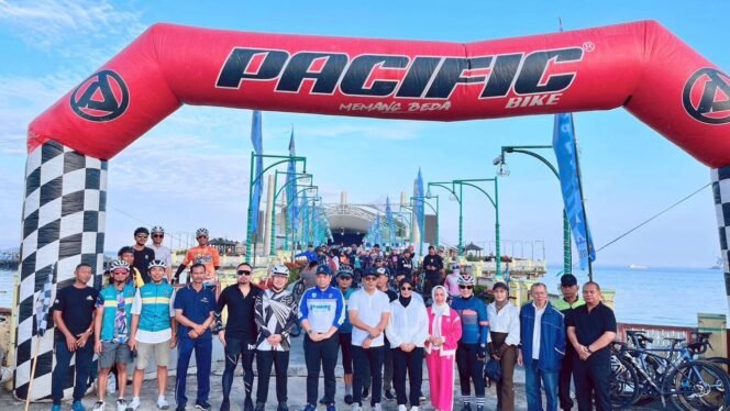 
 Ketua DPRD Kotabaru Ikuti Fun Bike 2026, Kembalikan Doorprize untuk Peserta