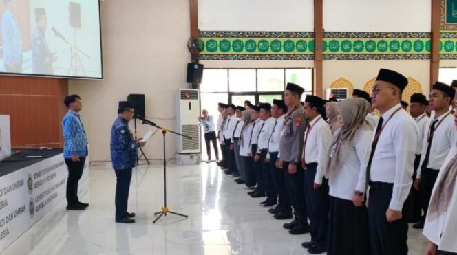 
 121 Petugas Haji Embarkasi Banjarmasin Dikukuhkan, Siap Layani 6.800 Jemaah