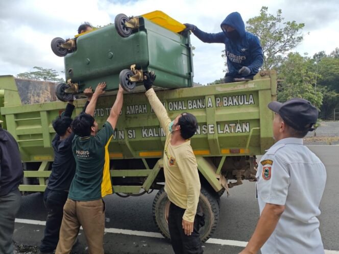 
 Sampah Masih Berserakan, Pengelola TPAS Banjarbakula Soroti Minimnya Kesadaran di Kawasan Perkantoran