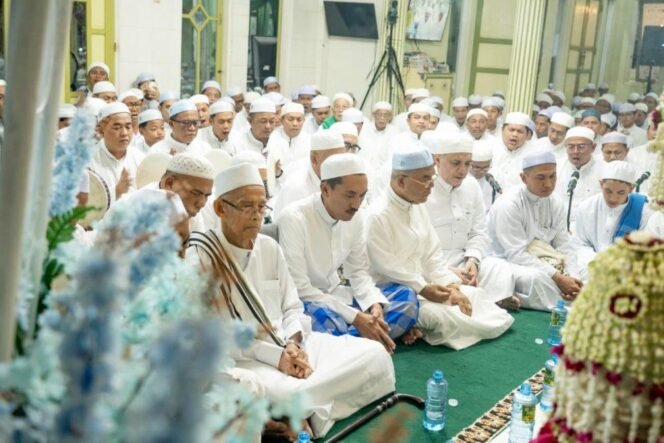
 Ribuan Jemaah Haul ke-88 Syekh Muhammad Kasyful Anwar