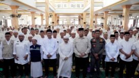 Sesi Foto Bersama saat Pelepasan Jemaah Kabupaten Banjar tahun 2026.