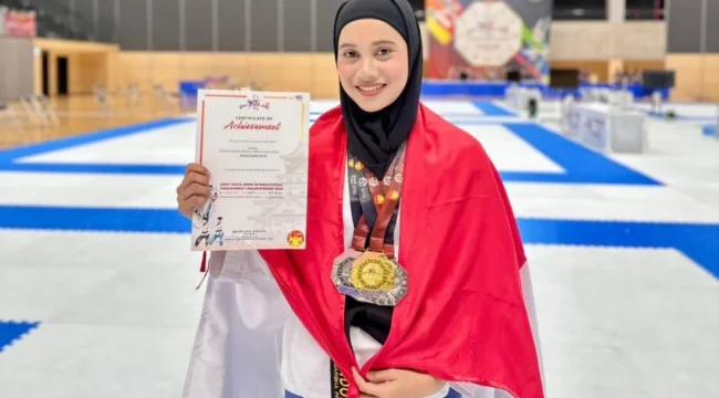 Polwan Polres Banjarbaru, Brigadir Ihya ‘Ainizzahra, meraih tiga medali pada ajang The 22nd WATA International Taekwondo Championship 2026 di Osaka, Jepang. Foto: istimewa