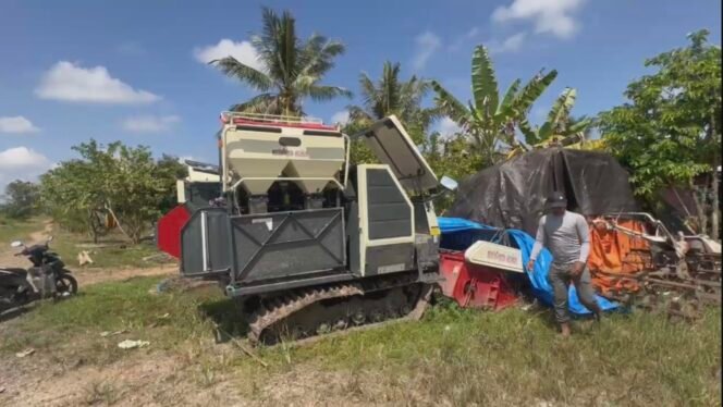 
 Kelangkaan Solar Ancam Produksi Pertanian di Desa Penggalaman
