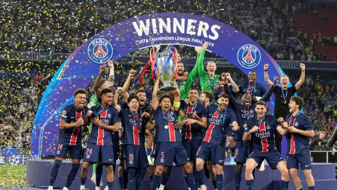 
 Momen perayaan Paris Saint-Germain usai menjuarai Liga Champions setelah mengalahkan Arsenal di final. Foto AI