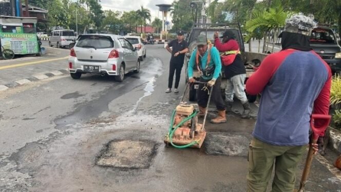 
 Pastikan Jalan Di Banjarbaru Mulus, Camat & Lurah Diinstruksikan Cepat Respons Keluhan Warga
