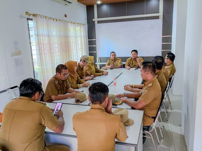 
 Jalankan Arahan Wali Kota, Camat Banjarbaru Utara Pantau Terus Keluhan Warga
