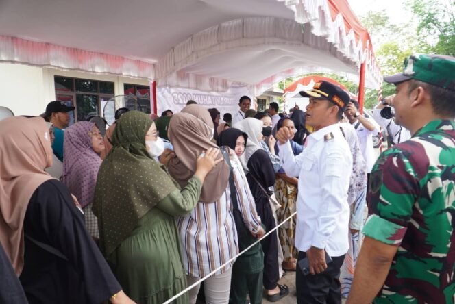 
 Ringankan Beban Masyarakat, Pasar Murah Disperdagin Banjarmasin Diserbu Warga