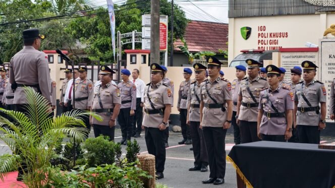 
 Kapolres Kotabaru Pimpin Sertijab Pejabat Utama & Kapolsek Jajaran