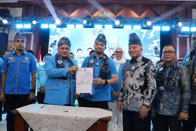 
 Ketua KNPI Kalsel Dilantik, Gubernur Sebut Organisasi Pemuda Mitra Strategis Pembangunan Daerah