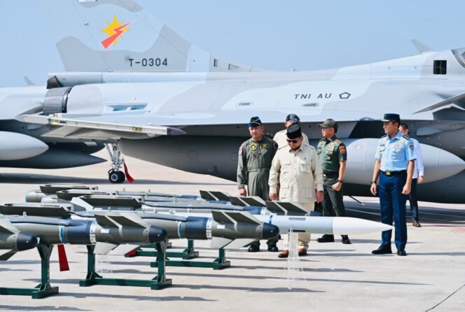 
 Prabowo Resmi Serahkan Pesawat Rafale & Alutsista Modern kepada TNI