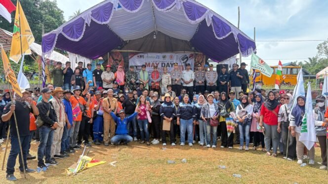
 Bupati Kotabaru Hadiri May Day 2026, Dorong Sinergi Buruh, Pengusaha, dan Pemerintah