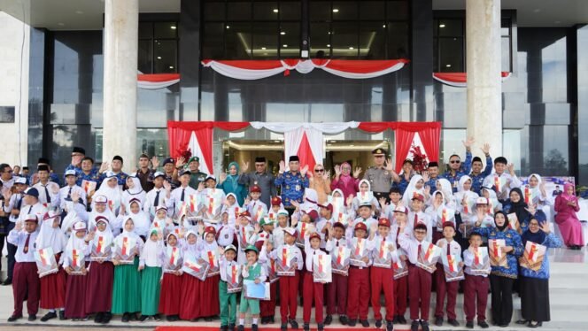 
 Hardiknas 2026 di Kotabaru: Komitmen Tingkatkan Mutu Pendidikan dan Perhatikan Guru Honorer