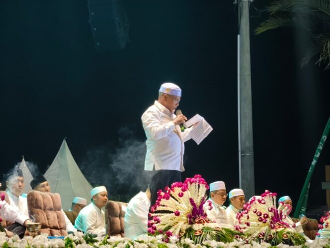 
 Bupati Kotabaru Hadiri Tabligh Akbar dan Haul ke-6 H. Andi Arsyad Petta Tahang