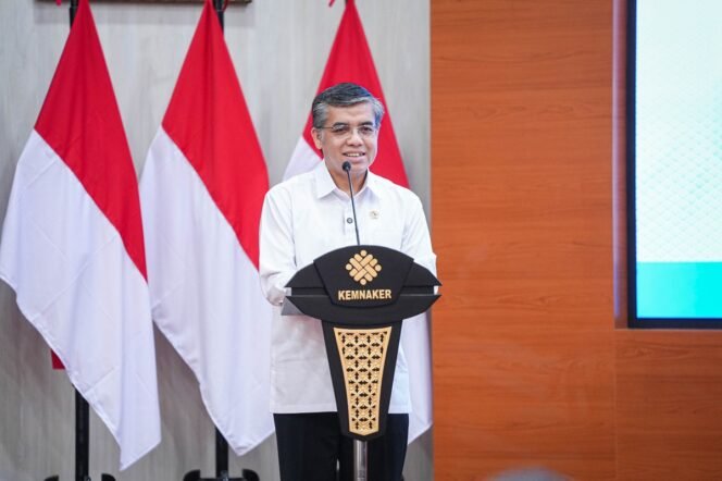 
 Menaker Pastikan Pencairan Santunan Bagi Korban Insiden KA Bekasi