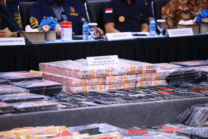
 Ungkap Jaringan Judi Online Internasional, Bareskrim Polri Tetapkan Ratusan Tersangka