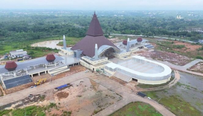 
 Pemprov Kalsel Akan Pusatkan Pelaksanaan Hari Jadi ke-76 di Masjid Raya Syekh Muhammad Arsyad Al-Banjari