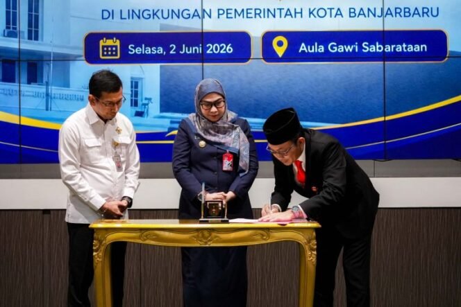 
 Pemko Banjarbaru Tandatangani Komitmen Percepatan Rekomendasi BPK