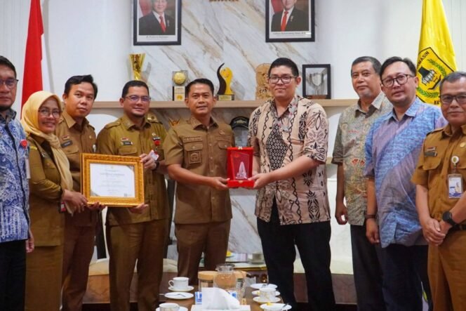 
 Kota Banjarmasin Raih Penghargaan Indeks Daya Saing Daerah dari BRIN