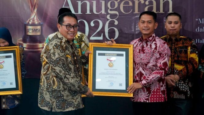 
 Wali Kota Banjarmasin Raih Penghargaan dalam Malam Anugerah SMSI 2026