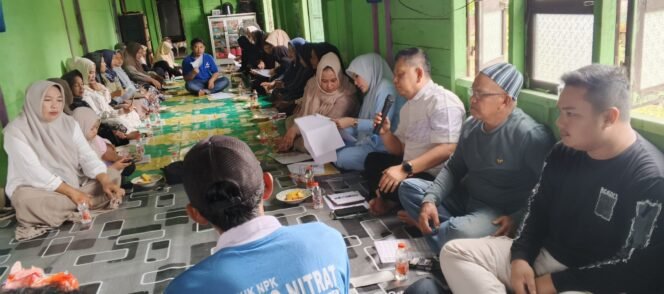 
 Sambangi Desa Sungai Alat, DKPP Banjar Gelar Sosialisasi Perda Penyelenggaraan Cadangan Pangan Pemerintah