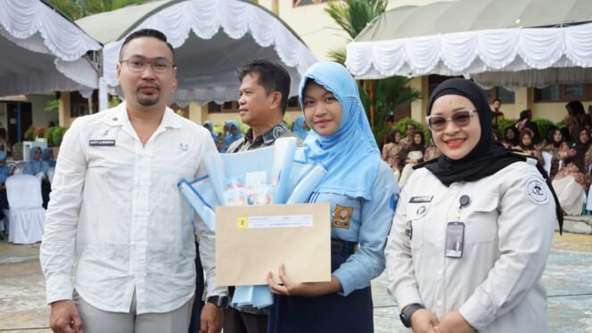 
 Pemkab Kotabaru Apresiasi Kelulusan Siswa SMPN 1 Kotabaru, Dorong Generasi Muda Raih Prestasi