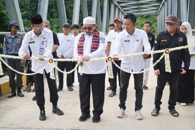 
 Kunjungi Telaga Bauntung, Wabup Banjar Resmikan Jembatan Kunti & Pasar Arba