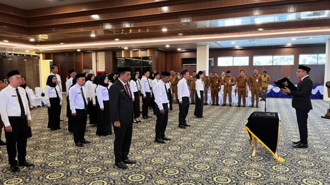 
 Pemkab Kotabaru Lantik 51 ASN, Dorong Profesionalisme & Pelayanan Optimal