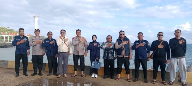 
 Kapolres Kotabaru Kunjungi Polsek Pulau Sembilan, Polsek Terjauh di Tengah Laut