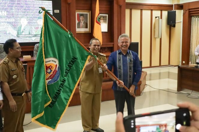 
 Pemprov Kalsel Lepas Kontingen Pesparawi Menuju Ajang Nasional di Manokwari