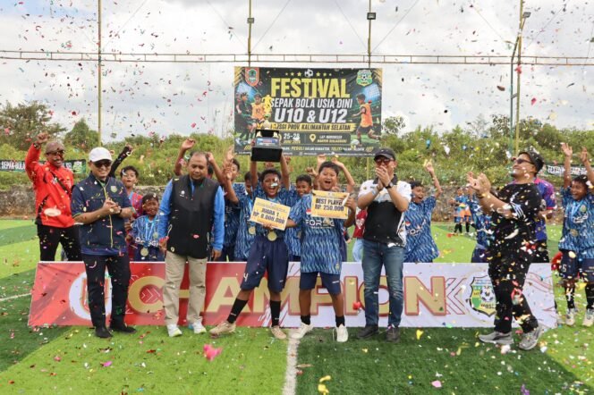 
 Festival Sepak Bola Usia Dini Kalsel Berakhir, Banjarbaru U-10 & Tanah Bumbu U-12 Jadi yang Terbaik
