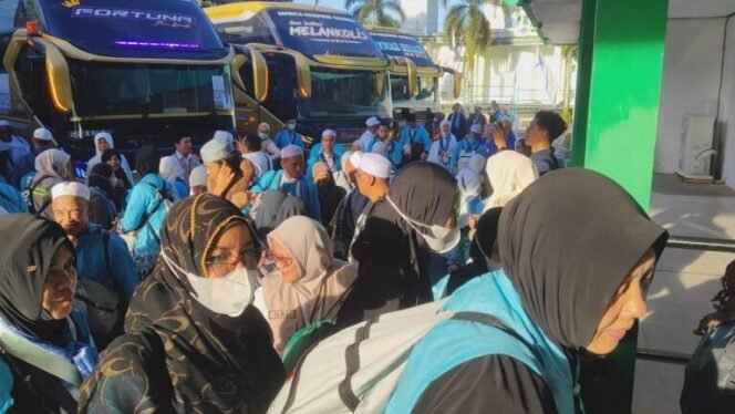 
 Jemaah Haji Kloter 02 Kabupaten Banjar Tiba, Dua Masih Dirawat di Arab Saudi