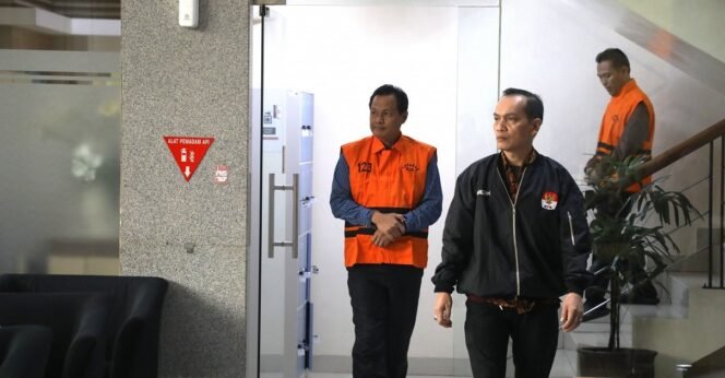 
 Bupati Muara Enim Terkena OTT KPK, Ditahan Terkait Dugaan Suap Proyek